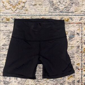 Lululemon 6" Wunder Train High-Rise Shorts